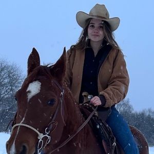 Meet your Posher, Dana